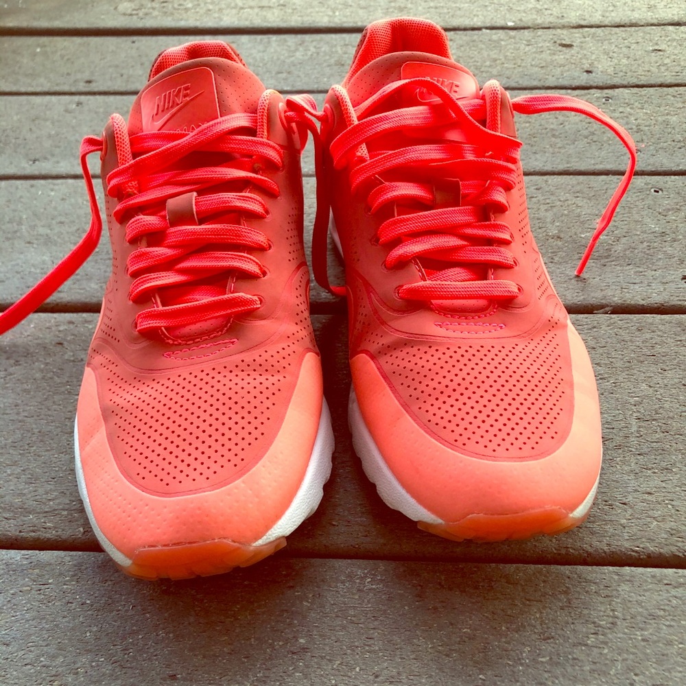 Lightly worn Nike Air Max